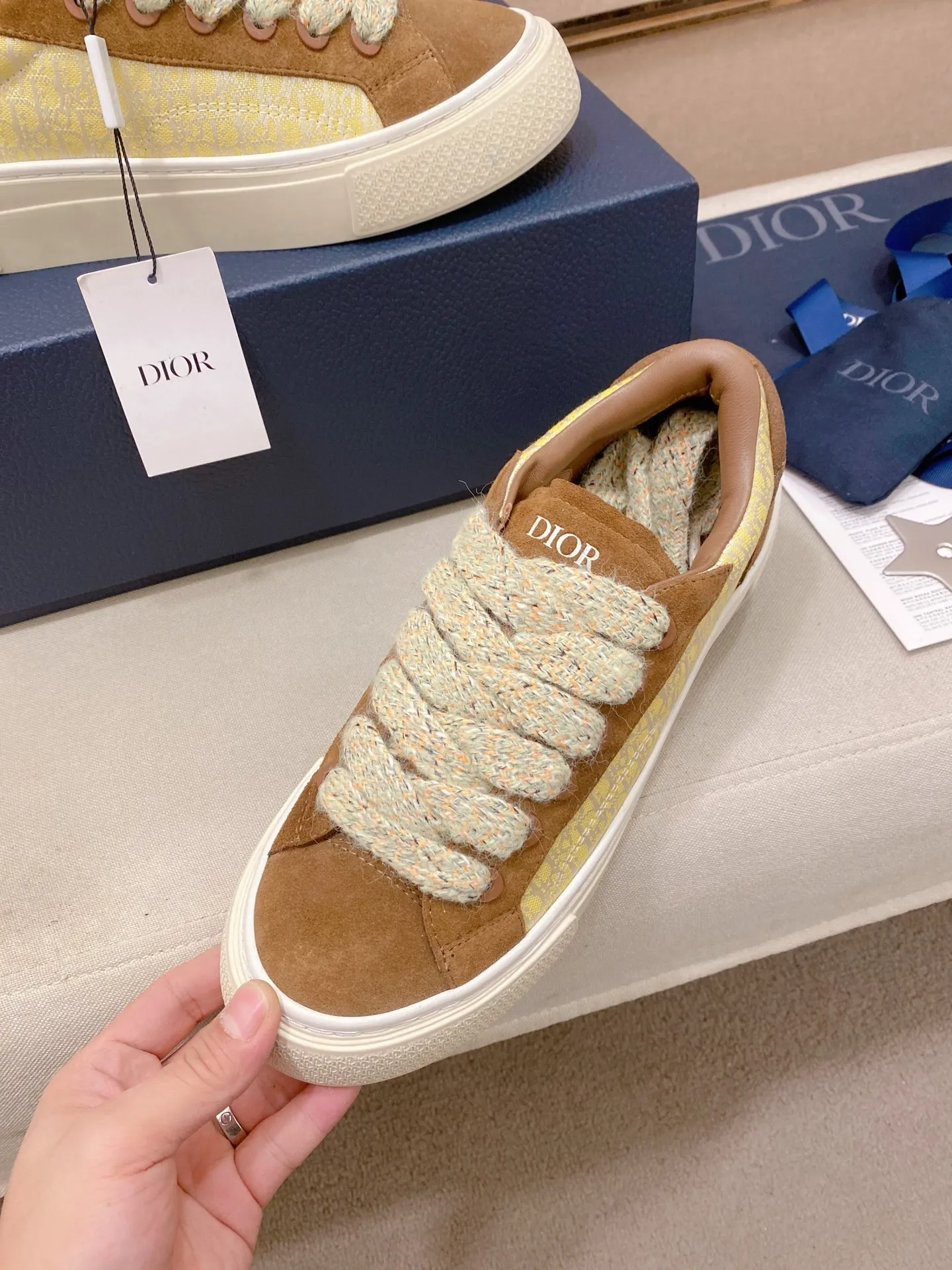 Factory price: 300 Men's shoes 💰[Dior·Dior] Top 🔍Couple style 💏🔍New casual sports style couple shoes, new four-season design, perfect workmanship, lace-up lazy style to create cabinet quality, upper: imported first-layer cowhide, sheepskin lining is soft and comfortable, ultra-light TPU wear-resistant outsole, simple, versatile fashion men's shoes, excellent color code number 35--44